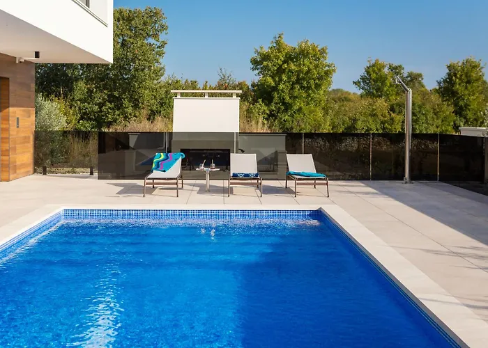 Old Olive Vi By Interhome